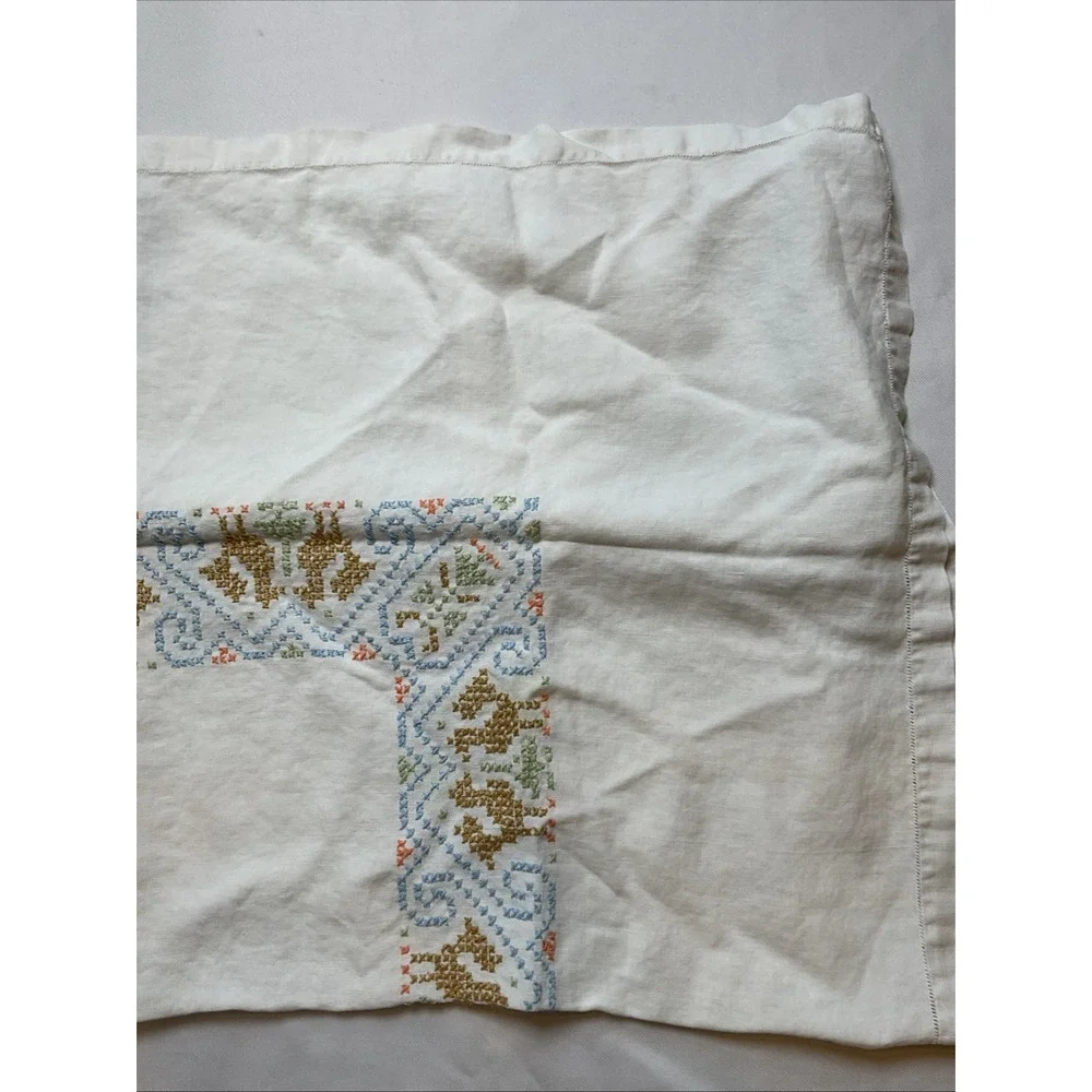 Vintage Linen Embroidered Roosters Tablecloth 39 X 40